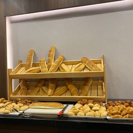 فندق Ramada By Wyndham Istanbul Umraniye المظهر الخارجي الصورة