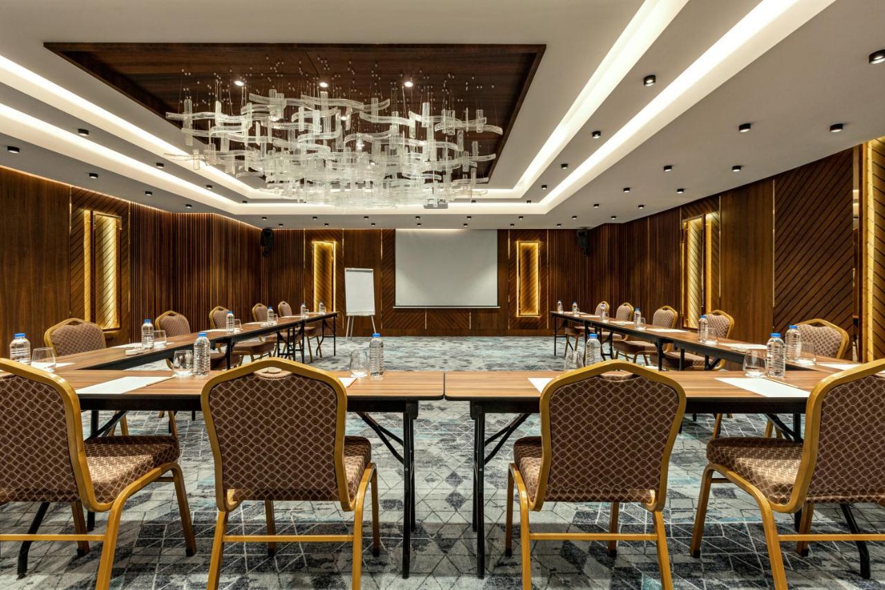 فندق Ramada By Wyndham Istanbul Umraniye المظهر الخارجي الصورة