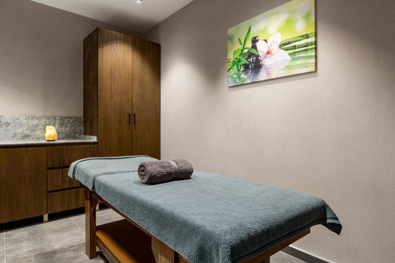 فندق Ramada By Wyndham Istanbul Umraniye المظهر الخارجي الصورة