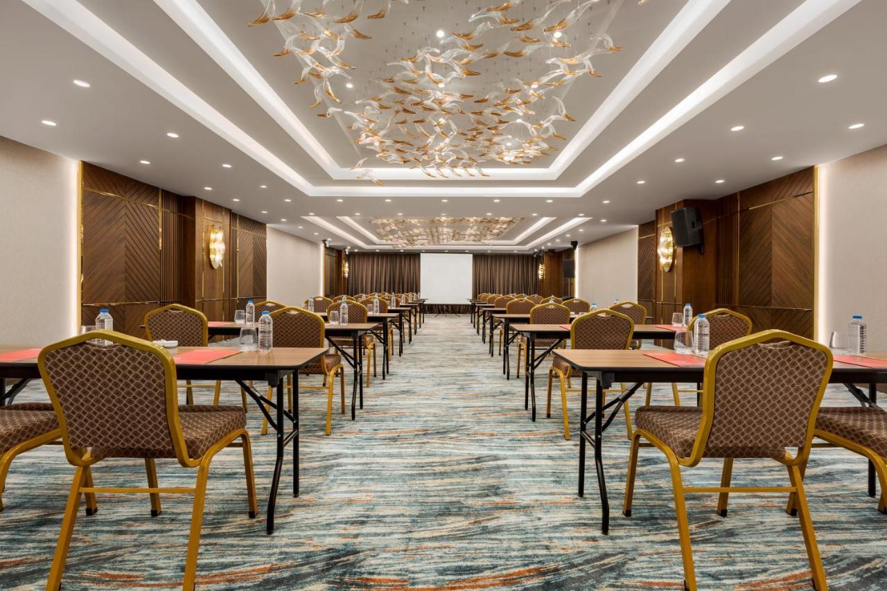 فندق Ramada By Wyndham Istanbul Umraniye المظهر الخارجي الصورة